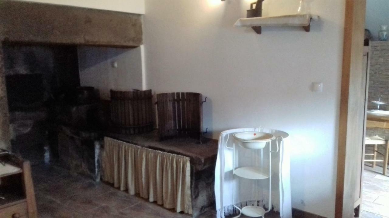 プライア・ダ・ヴィクトーリア Casa Do Ti' Marraoヴィラ エクステリア 写真